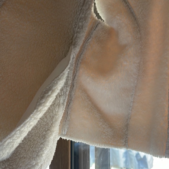 Sherpa Vest White - Picture 2 of 7